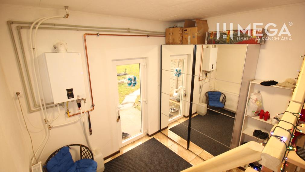 NA PREDAJ: 2-gen. Rodinný dom (2 bytové jednotky), Veľká Ida