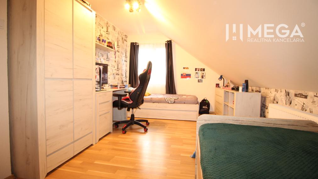 NA PREDAJ: 2-gen. Rodinný dom (2 bytové jednotky), Veľká Ida