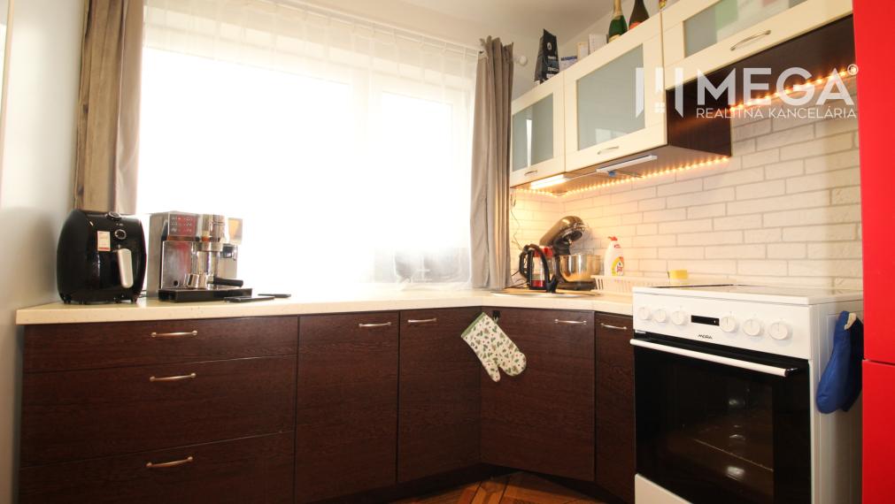 NA PREDAJ: 2-gen. Rodinný dom (2 bytové jednotky), Veľká Ida