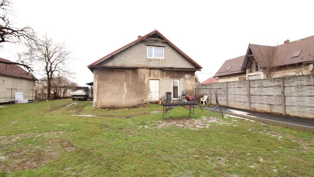 NA PREDAJ: 2-gen. Rodinný dom (2 bytové jednotky), Veľká Ida