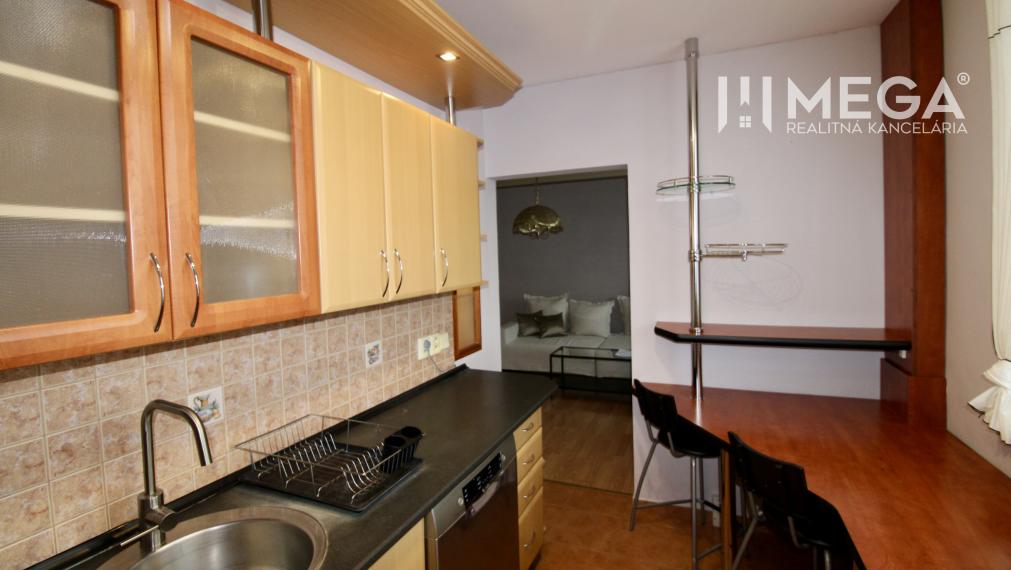 Na predaj 3 izbový byt s 2 balkónami na sidl.III v Humennom