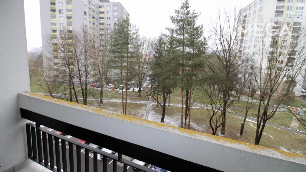 Na predaj 3 izbový byt s 2 balkónami na sidl.III v Humennom