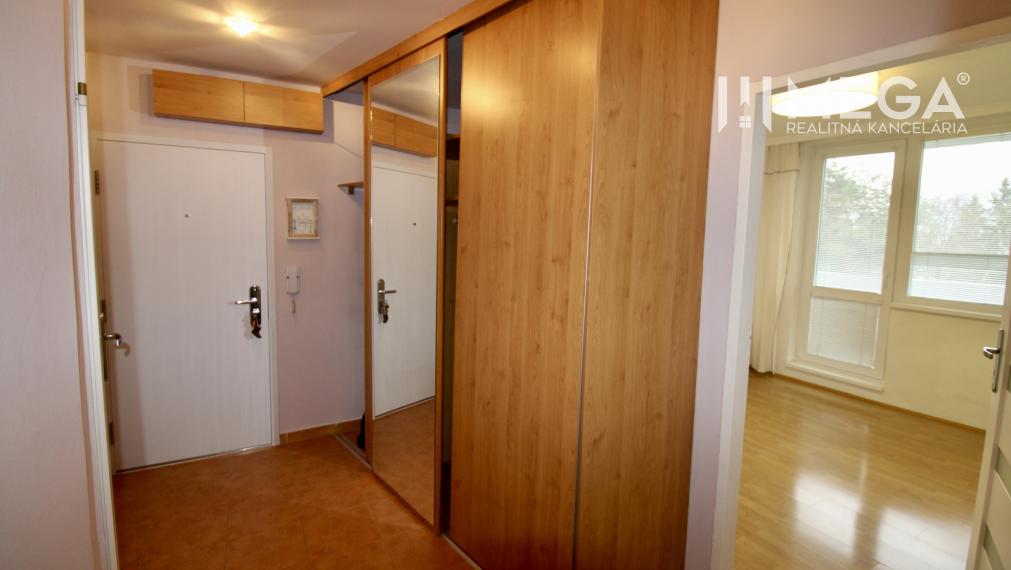 Na predaj 3 izbový byt s 2 balkónami na sidl.III v Humennom