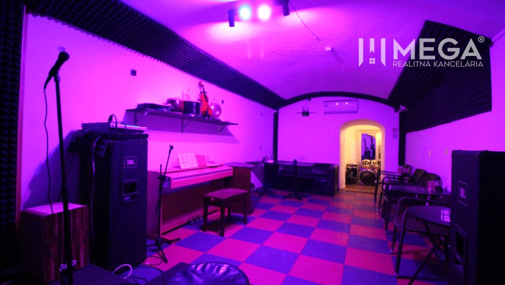 NA PRENÁJOM: Obchodný priestor v srdci Košíc - Alžbetina ulica