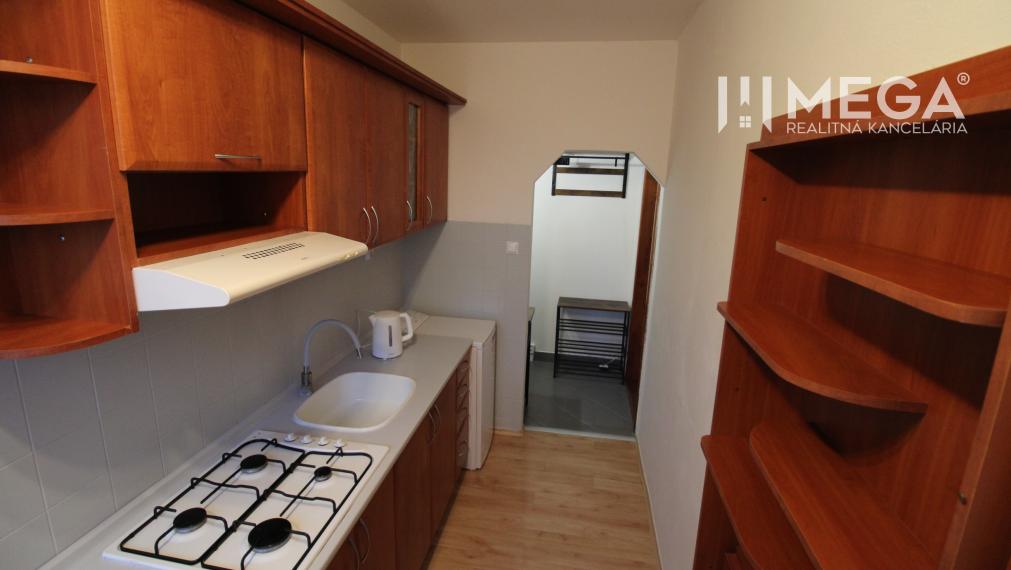 Prenájom - 1 izbový byt v centre mesta Humenné