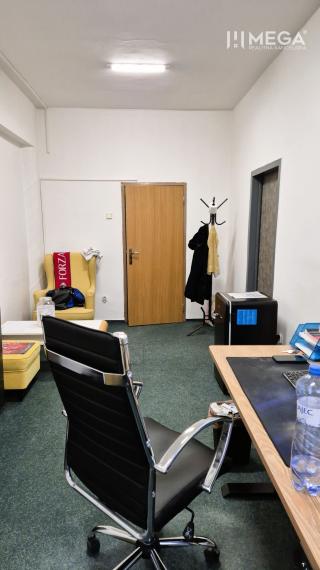 PRENÁJOM kancelárskych priestorov (17,60 m2) v CENTRE MESTA HUMENNÉ