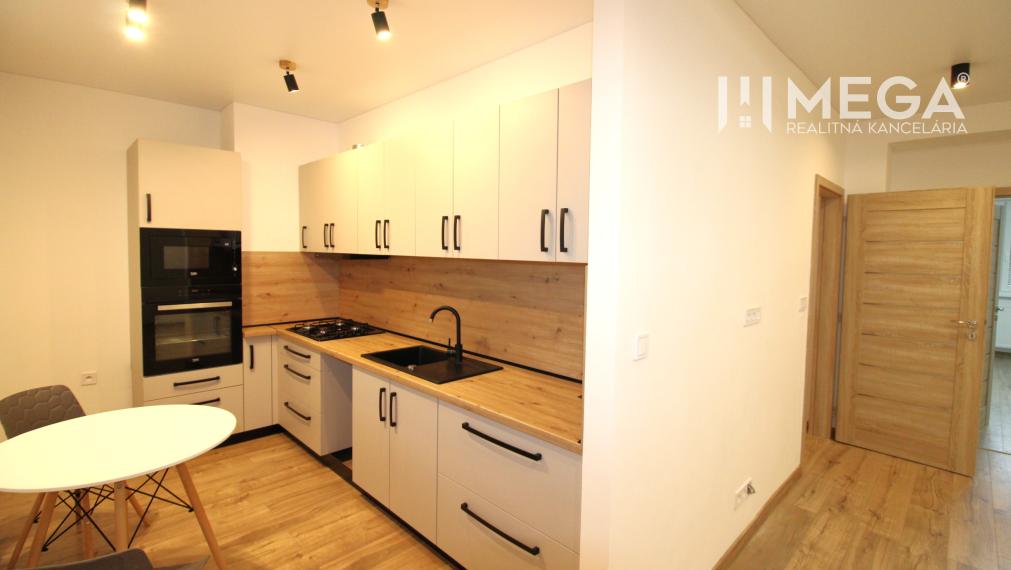 NA PRENÁJOM ÚPLNE NOVÝ 2-IZBOVÝ BYT V ŠIRŠOM CENTRE - HUMENNÉ