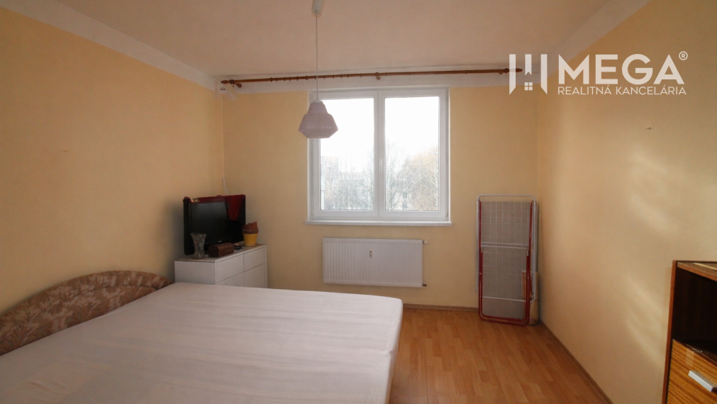 Na predaj veľký 3 izbový byt s balkónom v meste Humenné