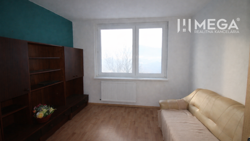 Na predaj veľký 3 izbový byt s balkónom v meste Humenné