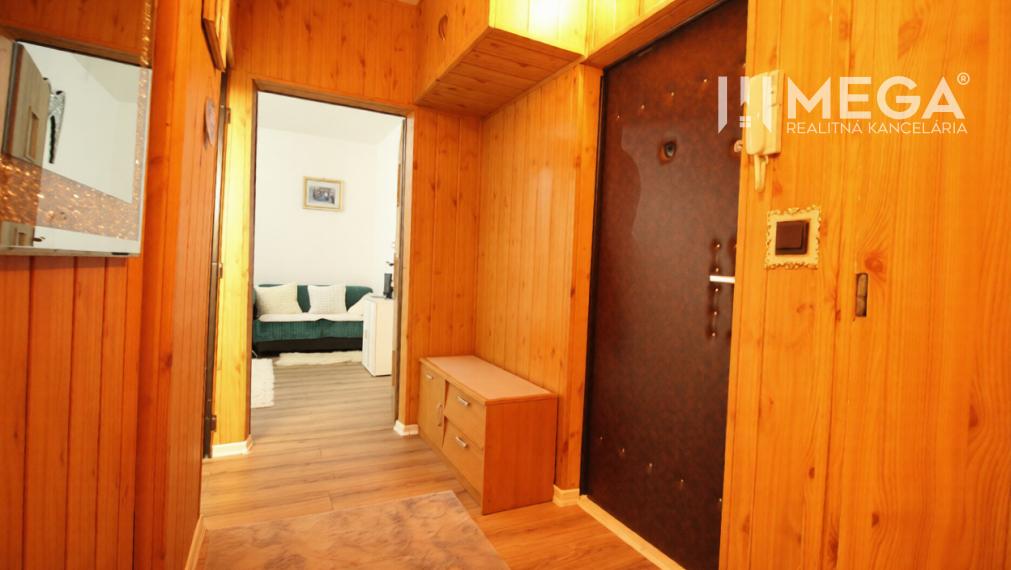 NA PREDAJ: 2-izbový klimatizovaný byt, Nad Laborcom – Michalovce