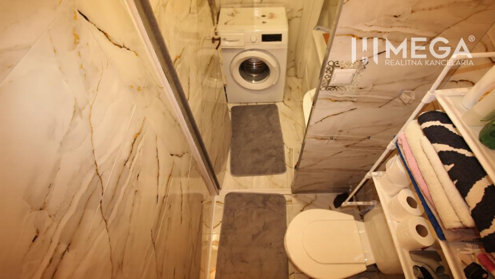 NA PREDAJ: 2-izbový klimatizovaný byt, Nad Laborcom – Michalovce