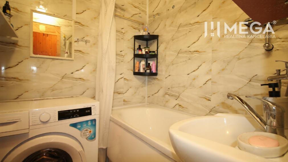 NA PREDAJ: 2-izbový klimatizovaný byt, Nad Laborcom – Michalovce