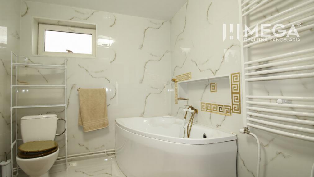 NA PREDAJ: Rodinný dom po kompletnej rekonštrukcii - Úbrež