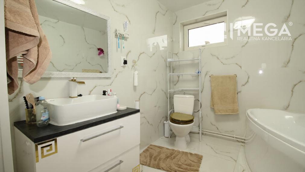 NA PREDAJ: Rodinný dom po kompletnej rekonštrukcii - Úbrež