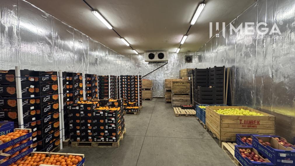 NA PREDAJ: OBJEKT VHODNÝ NA PODNIKANIE-SKLADOVANIE A SLUŽBY