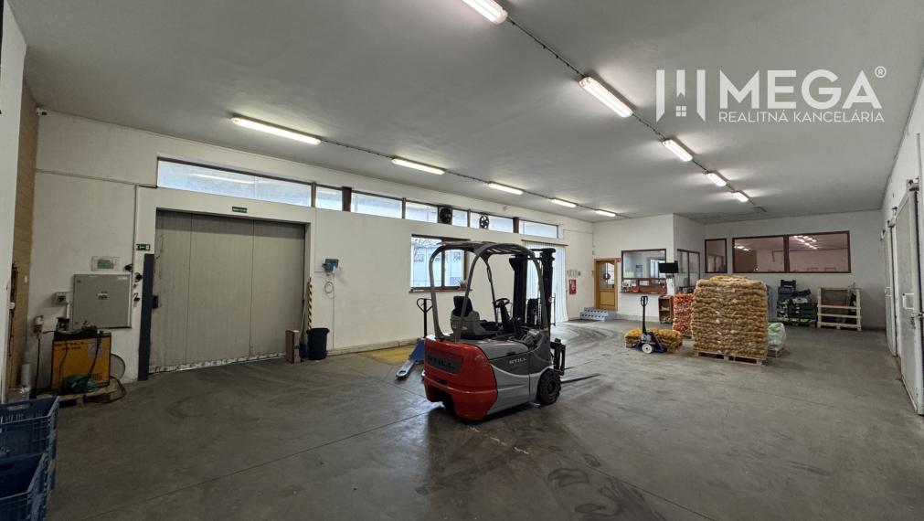 NA PREDAJ: OBJEKT VHODNÝ NA PODNIKANIE-SKLADOVANIE A SLUŽBY