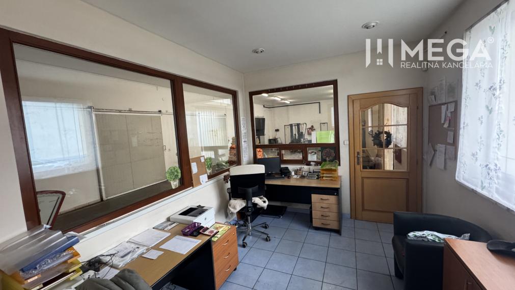 NA PREDAJ: OBJEKT VHODNÝ NA PODNIKANIE-SKLADOVANIE A SLUŽBY