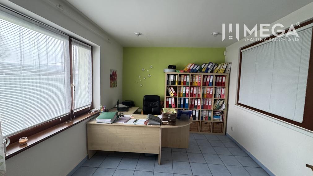 NA PREDAJ: OBJEKT VHODNÝ NA PODNIKANIE-SKLADOVANIE A SLUŽBY