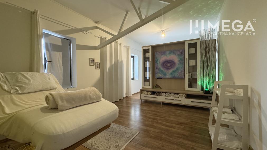 NA PREDAJ: OBJEKT VHODNÝ NA PODNIKANIE-SKLADOVANIE A SLUŽBY