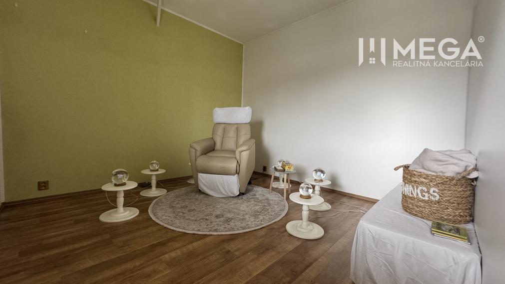 NA PREDAJ: OBJEKT VHODNÝ NA PODNIKANIE-SKLADOVANIE A SLUŽBY