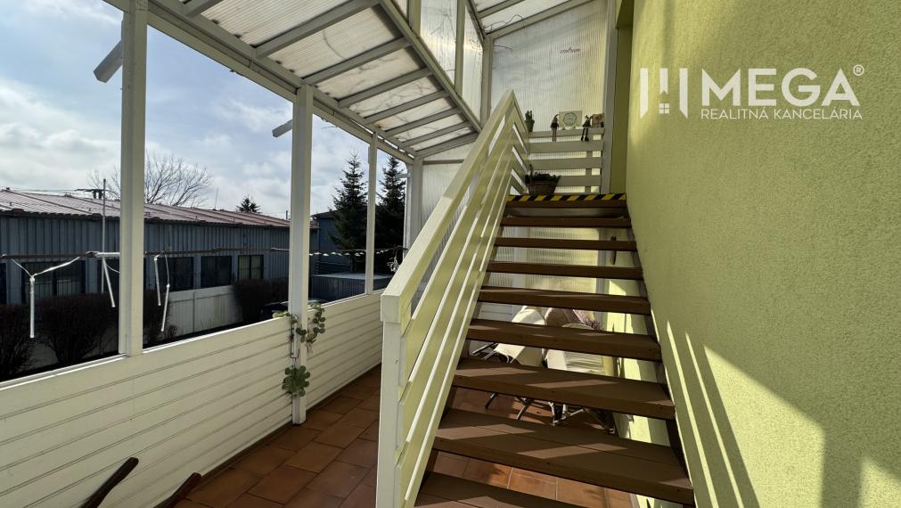 NA PREDAJ: OBJEKT VHODNÝ NA PODNIKANIE-SKLADOVANIE A SLUŽBY