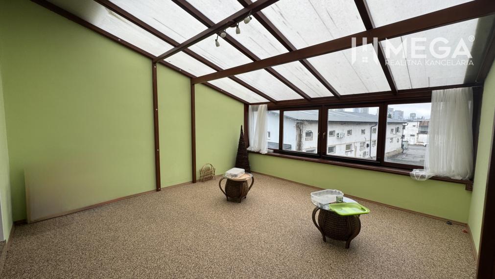 NA PREDAJ: OBJEKT VHODNÝ NA PODNIKANIE-SKLADOVANIE A SLUŽBY