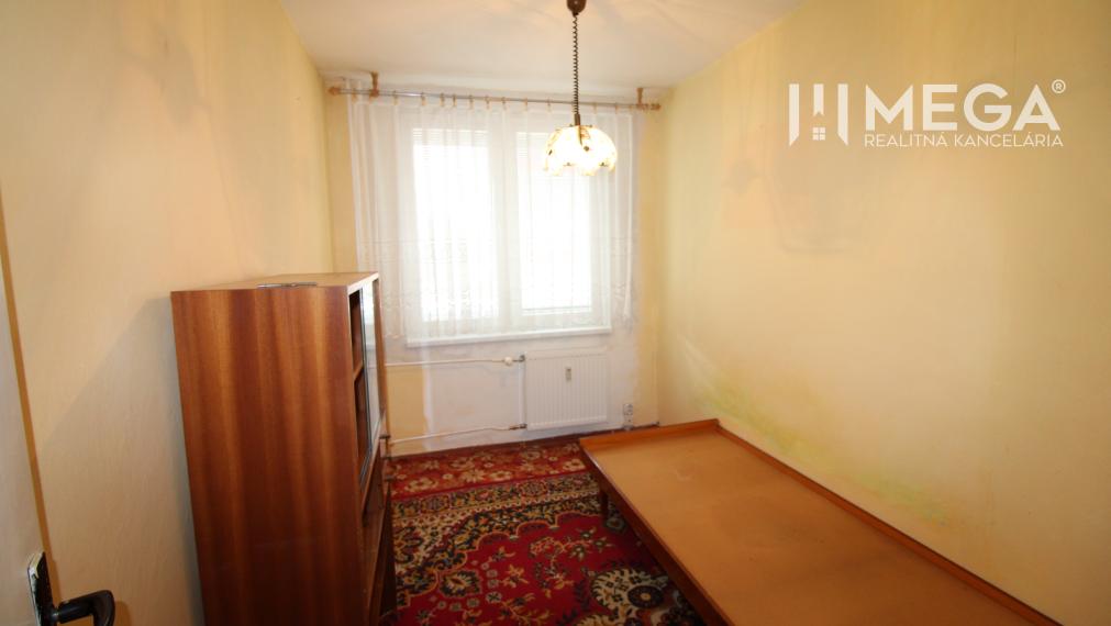 NOVINKA - 3 izbový byt v pôvodnom stave, blízko centra mesta Humenné