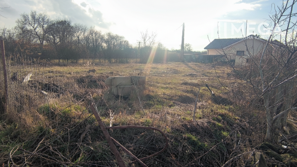 NA PREDAJ: Exkluzívny stavebný pozemok v Košiciach – Barca 957 m²