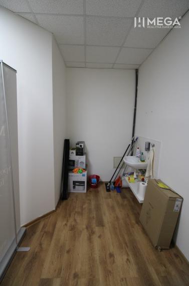 NA PRENÁJOM - obchodný priestor v OD Laborec, pešia zóna mesta Humenné