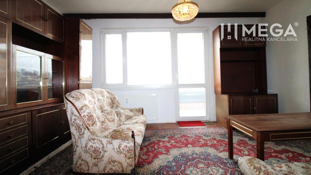 NA PREDAJ 3-IZBOVÝ BYT S VEĽKÝM BALKÓNOM ul. MIEROVÁ HUMENNÉ