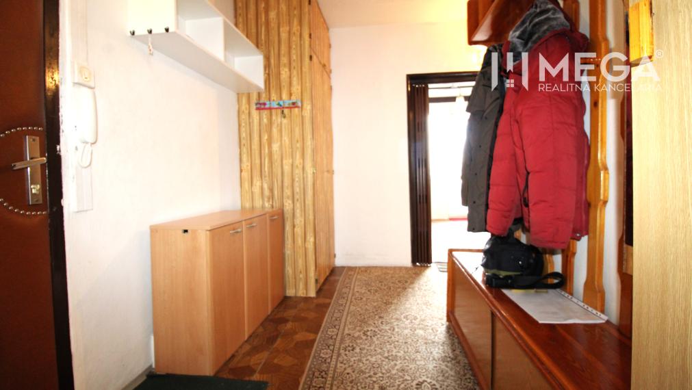 NA PREDAJ 3-IZBOVÝ BYT S VEĽKÝM BALKÓNOM ul. MIEROVÁ HUMENNÉ