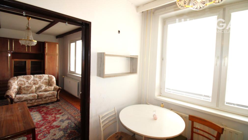 NA PREDAJ 3-IZBOVÝ BYT S VEĽKÝM BALKÓNOM ul. MIEROVÁ HUMENNÉ