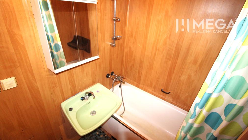 NA PREDAJ 3-IZBOVÝ BYT S VEĽKÝM BALKÓNOM ul. MIEROVÁ HUMENNÉ