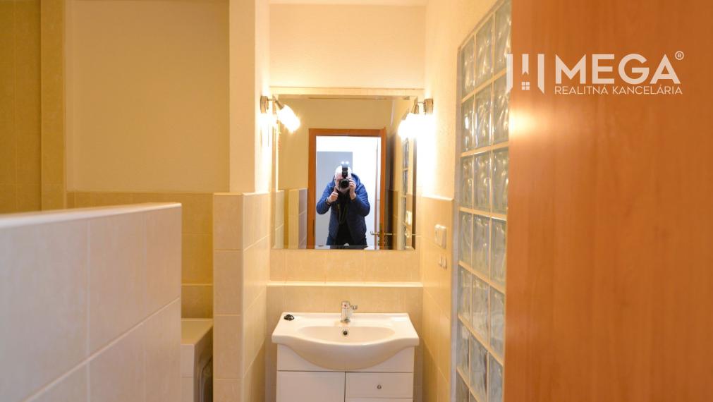 PREDAJ 2-izbového bytu (40 m2) v Humennom-sídlisko 3