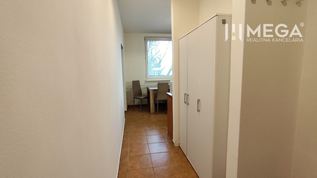 NA PRENÁJOM - priestranný 1izbový byt - Michalovce