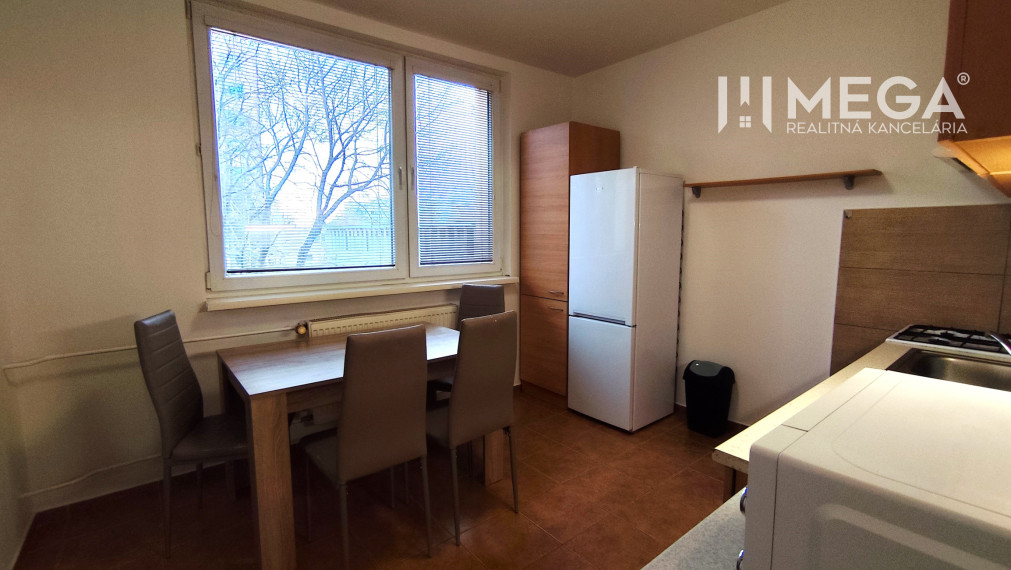 NA PRENÁJOM - priestranný 1izbový byt - Michalovce