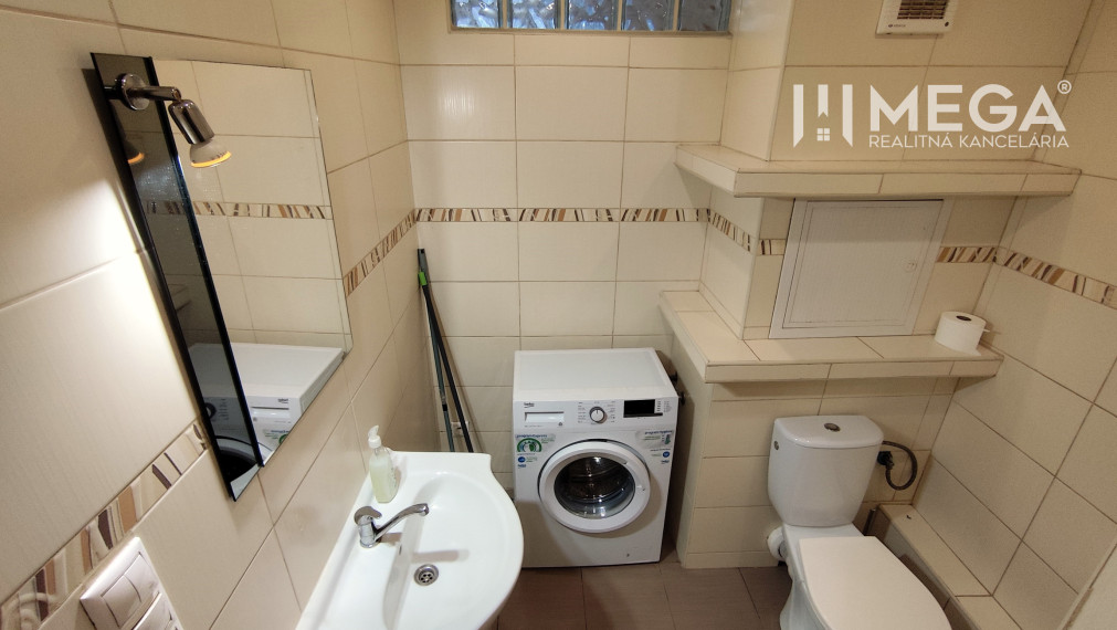 NA PRENÁJOM - priestranný 1izbový byt - Michalovce