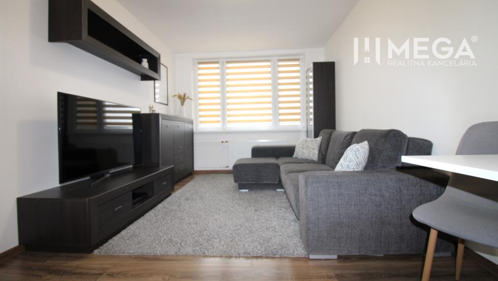 REZERVOVANÝ ZARIADENÝ 2-izbový BYT PO REKONŠTRUKCII – HUMENNÉ