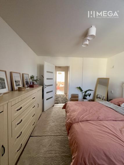 Na predaj veľký 5 izbový byt s balkón na sidl. III v Humennom