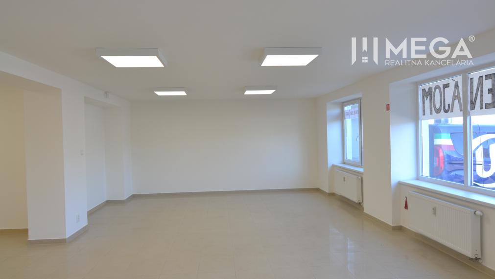 Na prenájom - priestor na prízemí 61,50 m2 na ul. Tolstého v meste Humenné