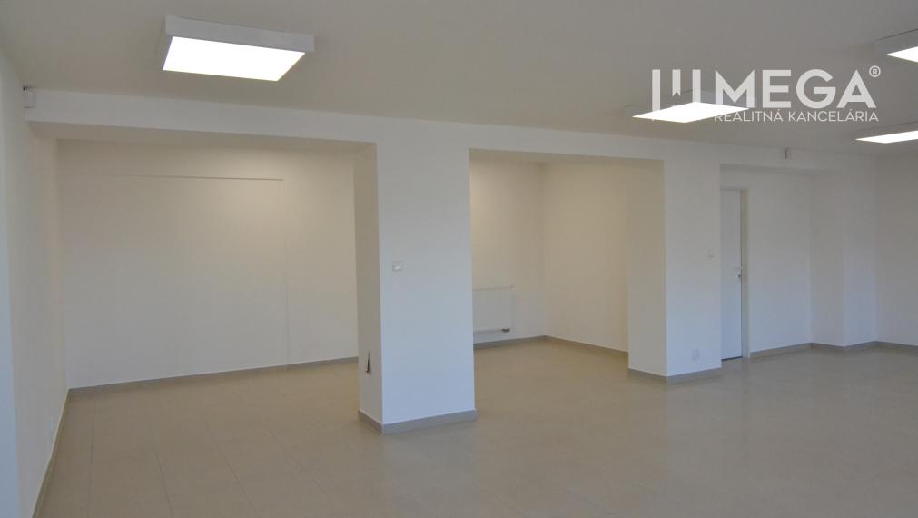 Na prenájom - priestor na prízemí 61,50 m2 na ul. Tolstého v meste Humenné