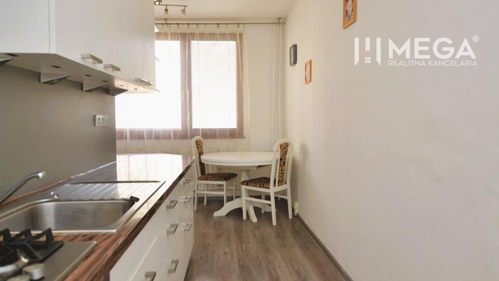 PREDAJ VEĽKÉHO (63 m2) 2-izbového bytu v HUMENNOM