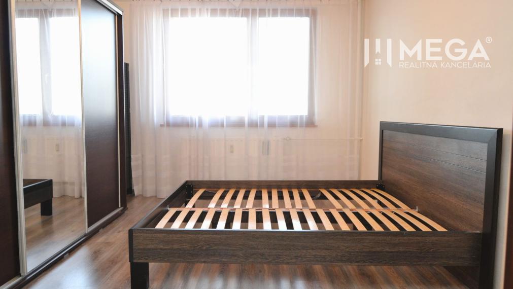 PREDAJ VEĽKÉHO (63 m2) 2-izbového bytu v HUMENNOM