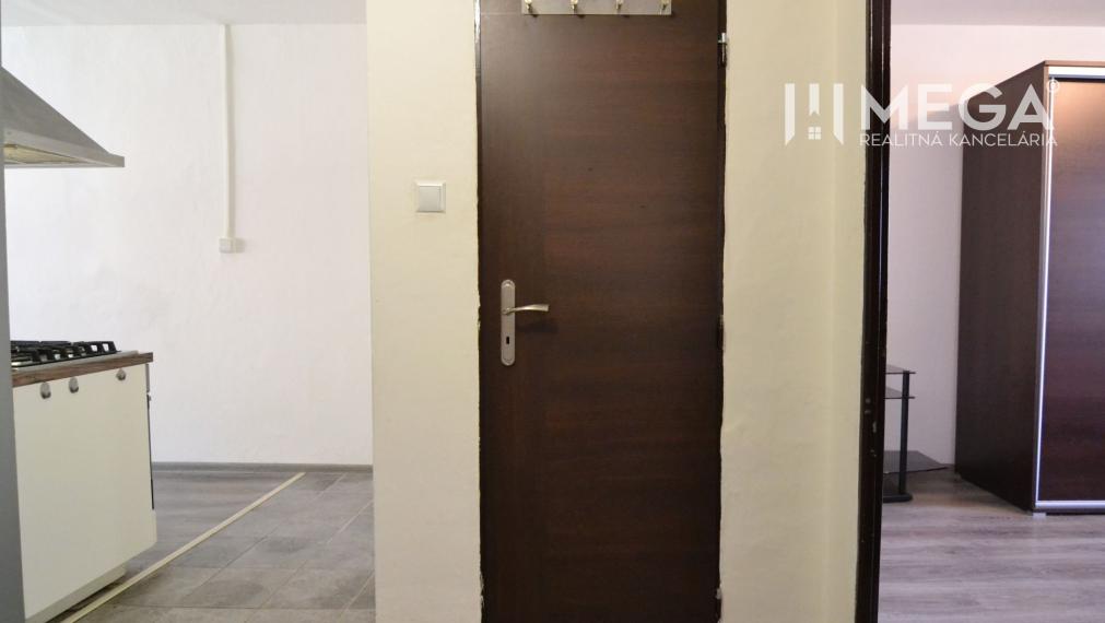 PREDAJ VEĽKÉHO (63 m2) 2-izbového bytu v HUMENNOM