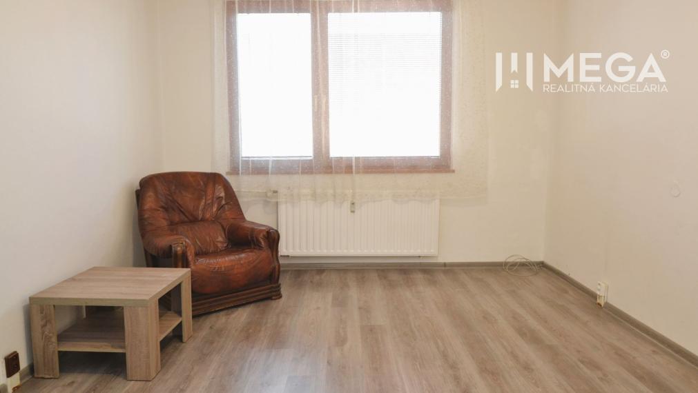 PREDAJ VEĽKÉHO (63 m2) 2-izbového bytu v HUMENNOM