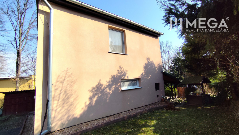 NA PREDAJ - Celoročne obývateľná chata - Šírava