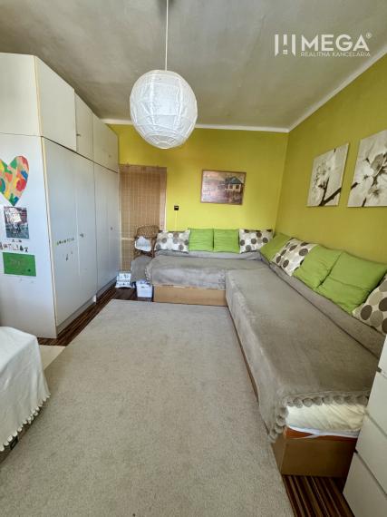 Na predaj 2 izbový byt s balkónom blízko centra mesta Humenné