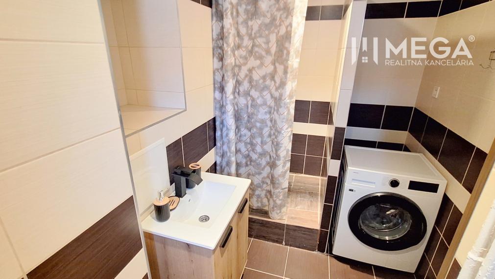 EXKLUZÍVNE NA PRENÁJOM 2-izbový BYT v meste Humenné