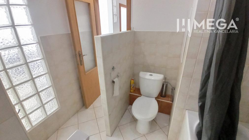 NA PRENÁJOM 1,5-IZB. BYT V MESTE HUMENNÉ