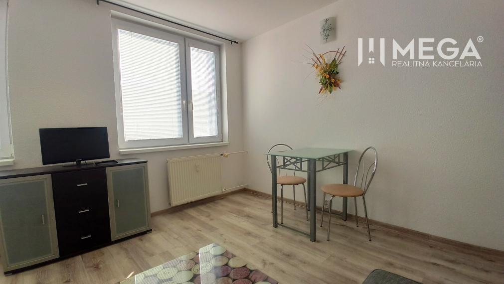 NA PRENÁJOM 1,5-IZB. BYT V MESTE HUMENNÉ